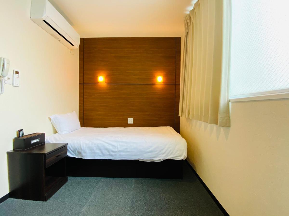 Oyo Hotel Plaza In Namba Minami Osaka Exterior photo